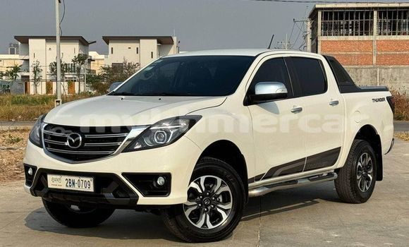 Acheter Occasion Voiture Mazda BT-50 Blanc à Bavet, Svay Rieng Province Acheter Occasion Voiture Mazda BT-50 Blanc à Bavet, Svay Rieng Province