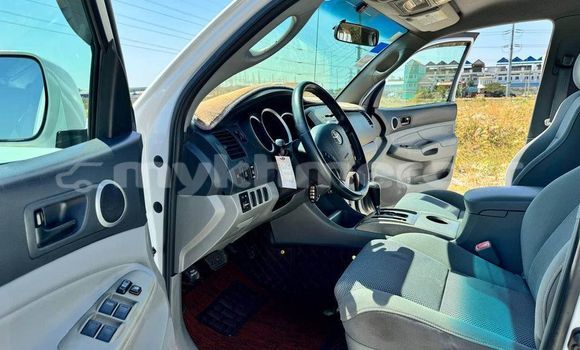 Acheter Occasion Voiture Toyota Tacoma Blanc à Chbar Mon, Kampong Speu Province Acheter Occasion Voiture Toyota Tacoma Blanc à Chbar Mon, Kampong Speu Province