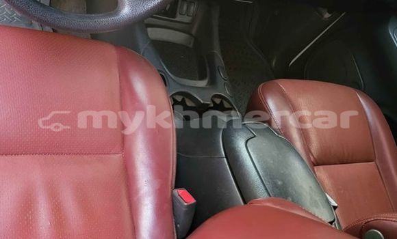 Buy Used Toyota Hilux White Car in Chbar Mon in Kampong Speu Province Buy Used Toyota Hilux White Car in Chbar Mon in Kampong Speu Province