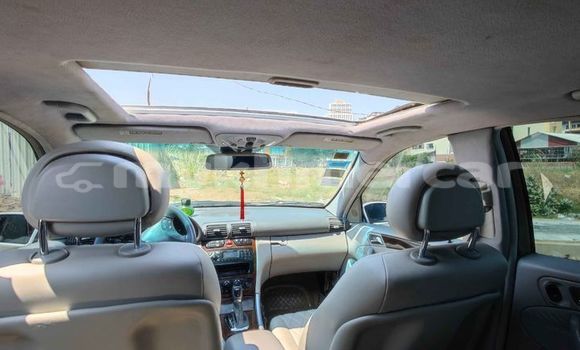 Buy Used Mercedes-Benz C–Class White Car in Bavet in Svay Rieng Province Buy Used Mercedes-Benz C–Class White Car in Bavet in Svay Rieng Province