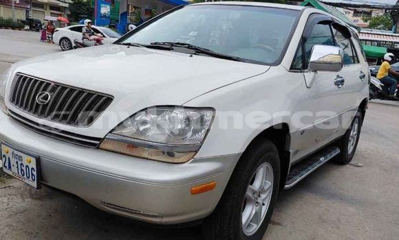 Buy Used Lexus RX 300 White Car in Chbar Mon in Kampong Speu Province Buy Used Lexus RX 300 White Car in Chbar Mon in Kampong Speu Province