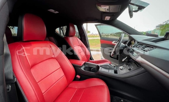 Buy Used Toyota Altezza White Car in Battambang in Battambang Province Buy Used Toyota Altezza White Car in Battambang in Battambang Province