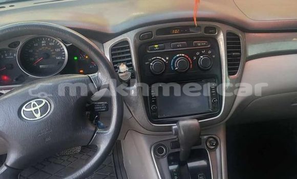 Buy Used Toyota Corolla White Car in Battambang in Battambang Province Buy Used Toyota Corolla White Car in Battambang in Battambang Province