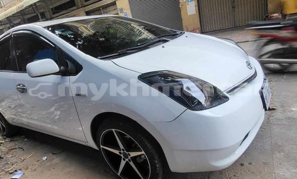 Buy Used Toyota Prius White Car in Bavet in Svay Rieng Province Buy Used Toyota Prius White Car in Bavet in Svay Rieng Province
