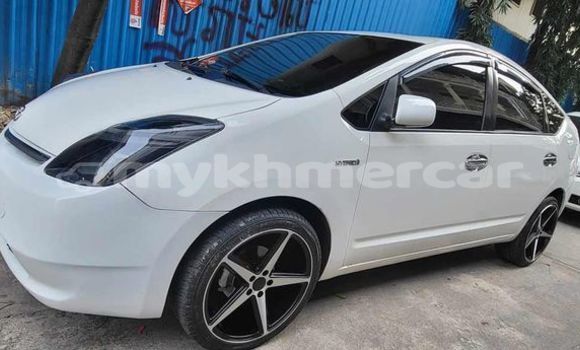 Buy Used Toyota Prius White Car in Bavet in Svay Rieng Province Buy Used Toyota Prius White Car in Bavet in Svay Rieng Province