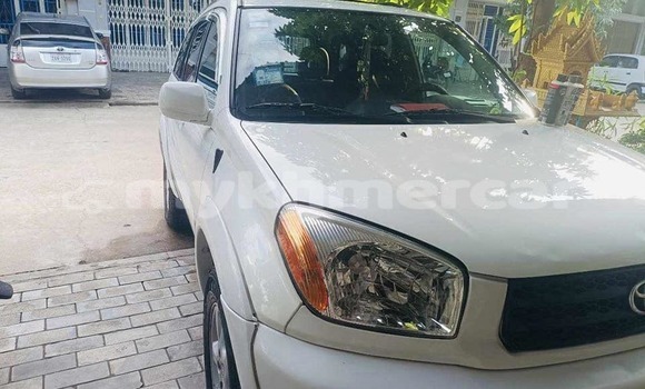 Buy Used Toyota RAV4 White Car in Cheom Ksan in Preah Vihear Province Buy Used Toyota RAV4 White Car in Cheom Ksan in Preah Vihear Province