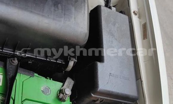 Buy Used Lexus RX 300 White Car in Bavet in Svay Rieng Province Buy Used Lexus RX 300 White Car in Bavet in Svay Rieng Province