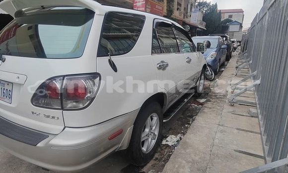 Buy Used Lexus RX 300 White Car in Bavet in Svay Rieng Province Buy Used Lexus RX 300 White Car in Bavet in Svay Rieng Province