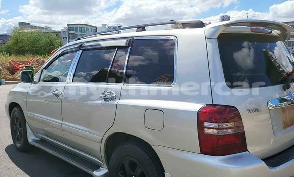 Buy Used Toyota RAV4 Other Car in Chbar Mon in Kampong Speu Province Buy Used Toyota RAV4 Other Car in Chbar Mon in Kampong Speu Province