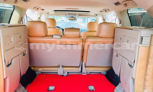 Buy Used Toyota Land Cruiser Prado White Car in Amleang in Kampong Speu Province Buy Used Toyota Land Cruiser Prado White Car in Amleang in Kampong Speu Province