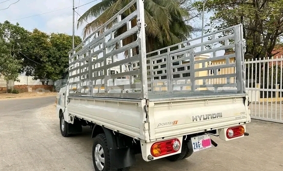 Buy Used Hyundai Cargo White Car in Kep in Kep Province Buy Used Hyundai Cargo White Car in Kep in Kep Province