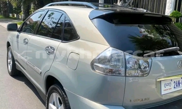 Buy Used Lexus IS Green Car in Cheom Ksan in Preah Vihear Province Buy Used Lexus IS Green Car in Cheom Ksan in Preah Vihear Province