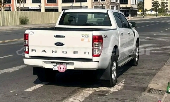 Buy Used Range Rover Range Rover White Car in Cheom Ksan in Preah Vihear Province