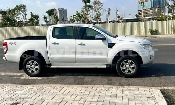 ទិញ បានប្រើ Range Rover Range Rover White ឡាន} ក្នុង Cheom Ksan ក្នុង Preah Vihear Province ទិញ បានប្រើ Range Rover Range Rover White ឡាន} ក្នុង Cheom Ksan ក្នុង Preah Vihear Province