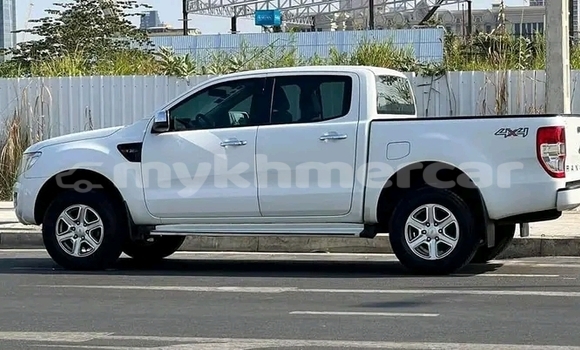 ទិញ បានប្រើ Range Rover Range Rover White ឡាន} ក្នុង Cheom Ksan ក្នុង Preah Vihear Province ទិញ បានប្រើ Range Rover Range Rover White ឡាន} ក្នុង Cheom Ksan ក្នុង Preah Vihear Province