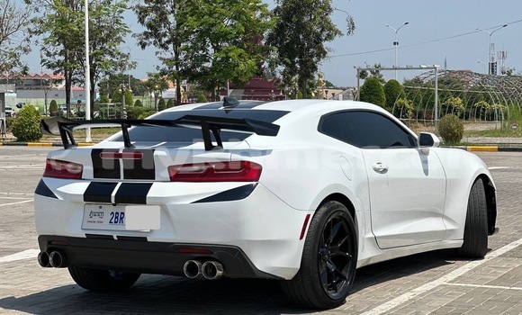Buy Used Chevrolet Camaro White Car in Phnom Penh in Phnom Penh Buy Used Chevrolet Camaro White Car in Phnom Penh in Phnom Penh