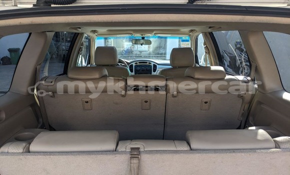 Buy Used Toyota Highlander White Car in Chbar Mon in Kampong Speu Province Buy Used Toyota Highlander White Car in Chbar Mon in Kampong Speu Province