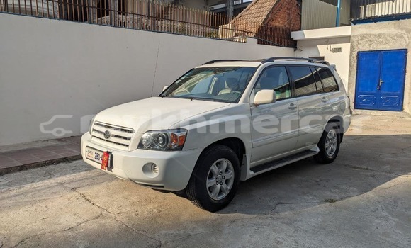 Buy Used Toyota Highlander White Car in Chbar Mon in Kampong Speu Province Buy Used Toyota Highlander White Car in Chbar Mon in Kampong Speu Province