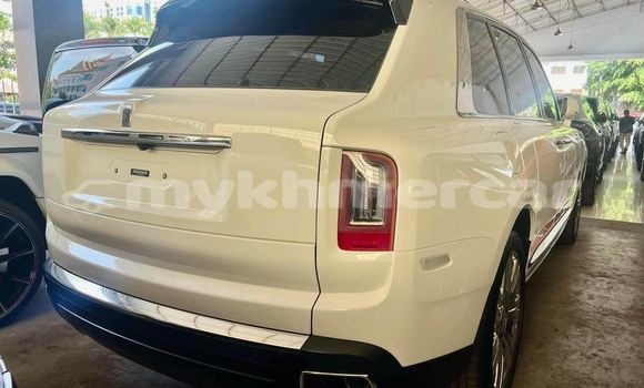 Buy Used Rolls-Royce Camargue White Car in Chbar Mon in Kampong Speu Province Buy Used Rolls-Royce Camargue White Car in Chbar Mon in Kampong Speu Province