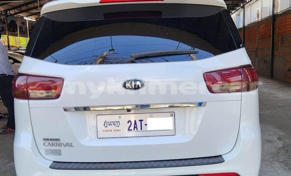 Buy Used Kia Carnival White Car in Battambang in Battambang Province Buy Used Kia Carnival White Car in Battambang in Battambang Province