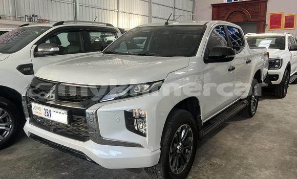 Buy Used Mitsubishi Triton White Car in Banteay Meanchey in Banteay Meanchey Province Buy Used Mitsubishi Triton White Car in Banteay Meanchey in Banteay Meanchey Province