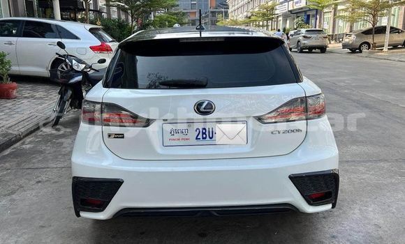 Buy Used Lexus CT White Car in Bavet in Svay Rieng Province Buy Used Lexus CT White Car in Bavet in Svay Rieng Province