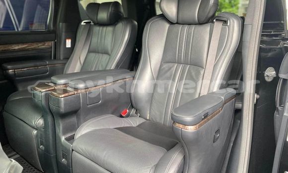 Buy Used Toyota Alphard Black Car in Chbar Mon in Kampong Speu Province Buy Used Toyota Alphard Black Car in Chbar Mon in Kampong Speu Province