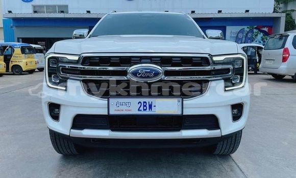 Buy Used Ford Everest White Car in Bavet in Svay Rieng Province Buy Used Ford Everest White Car in Bavet in Svay Rieng Province