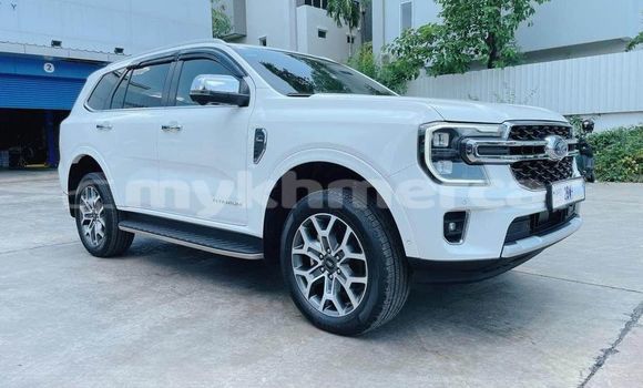 Buy Used Ford Everest White Car in Bavet in Svay Rieng Province Buy Used Ford Everest White Car in Bavet in Svay Rieng Province