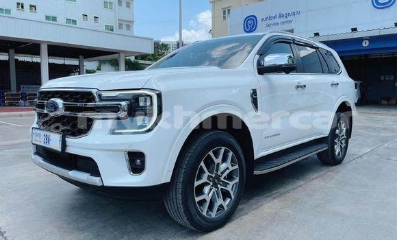 Buy Used Ford Everest White Car in Bavet in Svay Rieng Province Buy Used Ford Everest White Car in Bavet in Svay Rieng Province