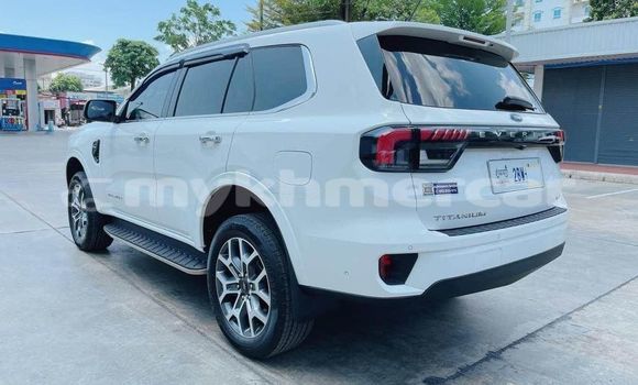 Buy Used Ford Everest White Car in Bavet in Svay Rieng Province Buy Used Ford Everest White Car in Bavet in Svay Rieng Province