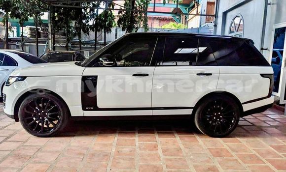 Buy Used Range Rover Evoque White Car in Bavet in Svay Rieng Province Buy Used Range Rover Evoque White Car in Bavet in Svay Rieng Province
