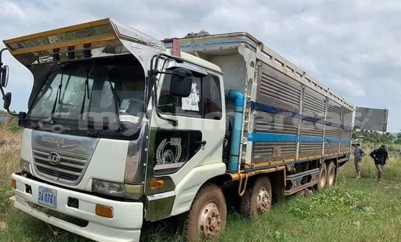 Buy Used Hino 300 Series White Truck in Banteay Meanchey in Banteay Meanchey Province Buy Used Hino 300 Series White Truck in Banteay Meanchey in Banteay Meanchey Province