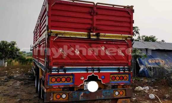 Buy Used Hino 300 Series Other Truck in Battambang in Battambang Province Buy Used Hino 300 Series Other Truck in Battambang in Battambang Province