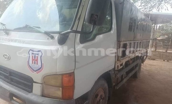 Buy Used Ford AEV AMBULANCE White Truck in Bavet in Svay Rieng Province