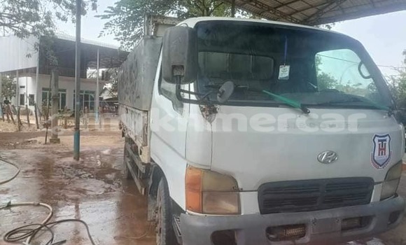 Buy Used Ford AEV AMBULANCE White Truck in Bavet in Svay Rieng Province Buy Used Ford AEV AMBULANCE White Truck in Bavet in Svay Rieng Province