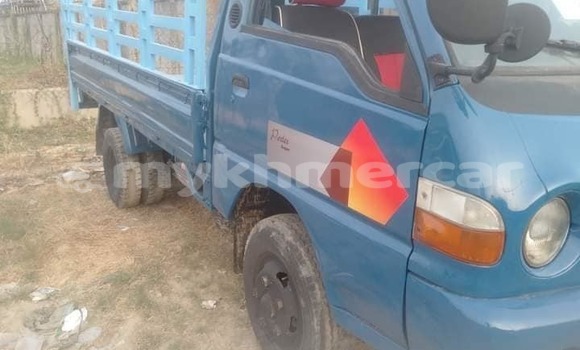 Buy Used Hino 300 Series Blue Truck in Bavet in Svay Rieng Province Buy Used Hino 300 Series Blue Truck in Bavet in Svay Rieng Province