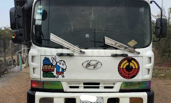 Buy Used DAF CF White Truck in Bavet in Svay Rieng Province