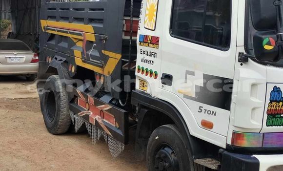 Buy Used DAF CF White Truck in Bavet in Svay Rieng Province Buy Used DAF CF White Truck in Bavet in Svay Rieng Province