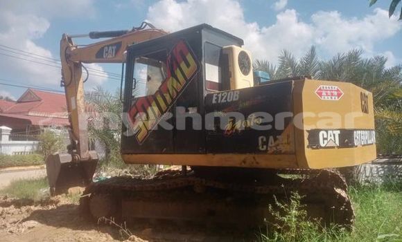 Buy Used Caterpillar 120 Other Truck in Battambang in Battambang Province Buy Used Caterpillar 120 Other Truck in Battambang in Battambang Province