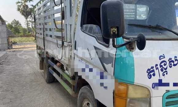 Buy Used Hino 300 Series Other Truck in Bavet in Svay Rieng Province Buy Used Hino 300 Series Other Truck in Bavet in Svay Rieng Province