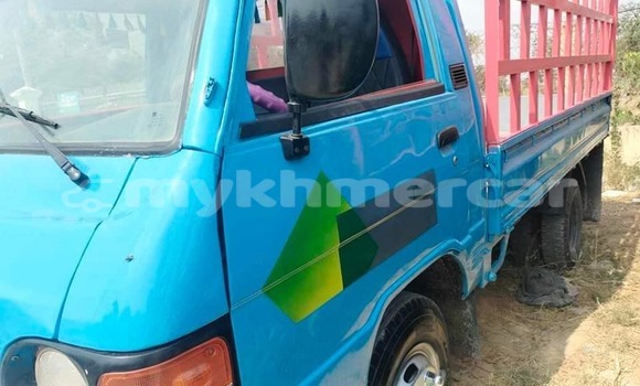 Buy Used Hyundai H200 Blue Truck in Battambang in Battambang Province Buy Used Hyundai H200 Blue Truck in Battambang in Battambang Province
