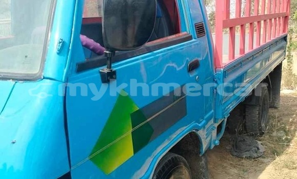 Buy Used Hyundai H200 Blue Truck in Battambang in Battambang Province Buy Used Hyundai H200 Blue Truck in Battambang in Battambang Province