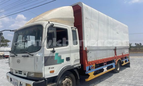 Buy Used Hino Ranger White Truck in Battambang in Battambang Province Buy Used Hino Ranger White Truck in Battambang in Battambang Province