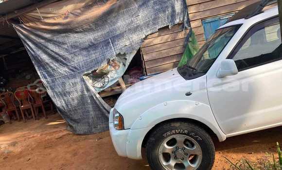 Buy Used Toyota Hilux White Car in Chbar Mon in Kampong Speu Province Buy Used Toyota Hilux White Car in Chbar Mon in Kampong Speu Province