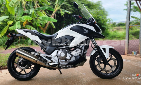 Acheter Occasion Moto Honda NC Blanc à Kampot, Kampot Province Acheter Occasion Moto Honda NC Blanc à Kampot, Kampot Province