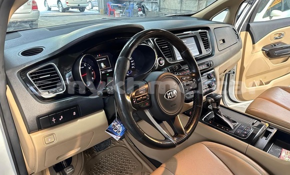 Buy Used Kia Carnival White Car in Phnom Penh in Phnom Penh Buy Used Kia Carnival White Car in Phnom Penh in Phnom Penh