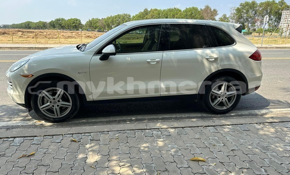 Buy Used Porsche Cayenne White Car in Phnom Penh in Phnom Penh Buy Used Porsche Cayenne White Car in Phnom Penh in Phnom Penh