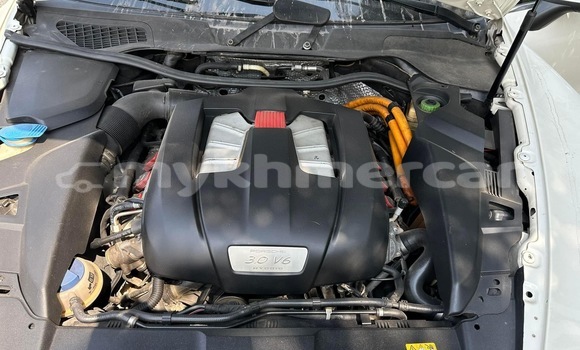 Buy Used Porsche Cayenne White Car in Phnom Penh in Phnom Penh Buy Used Porsche Cayenne White Car in Phnom Penh in Phnom Penh