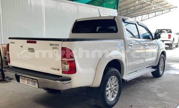 Buy Used Toyota Hiluxe Revo White Car in Battambang in Battambang Province Buy Used Toyota Hiluxe Revo White Car in Battambang in Battambang Province
